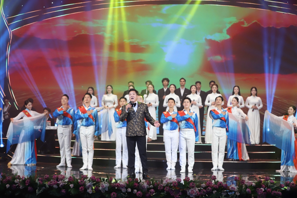  sang mai ten nguoi khac hoa hanh trinh cach mang cua chu tich ho chi minh hinh anh 6