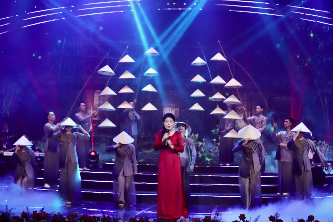 sang mai ten nguoi khac hoa hanh trinh cach mang cua chu tich ho chi minh hinh anh 4