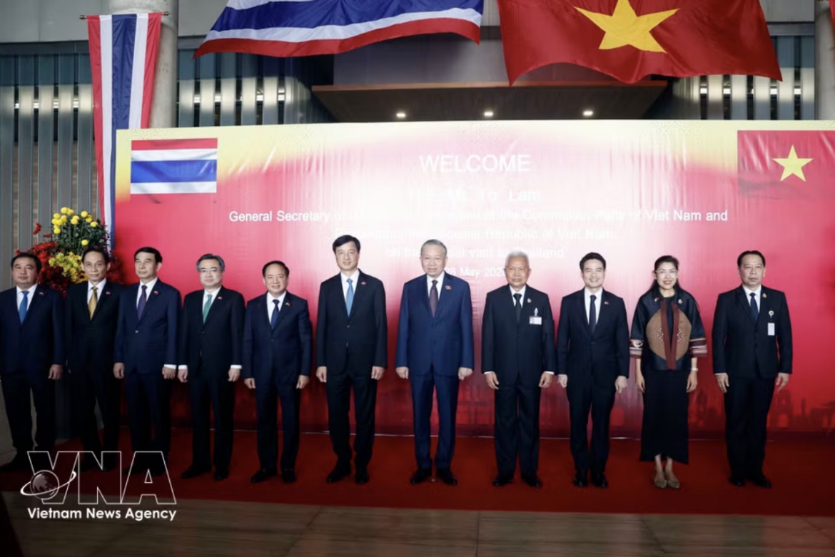 vietnam s party general secretary and state president meets with thai na president picture 2