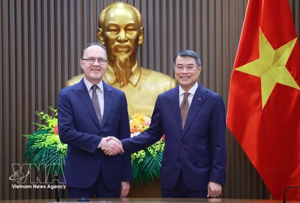 prime minister receives russian ambassador to vietnam picture 1