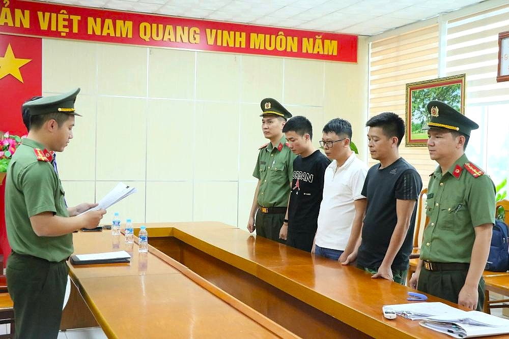 triet pha duong day che tao, mua ban trai phep vu khi quan dung quy mo lon hinh anh 3
