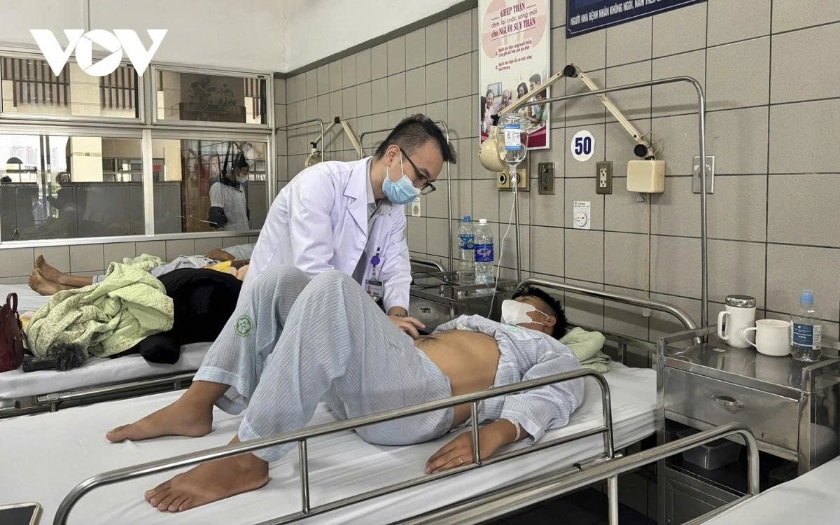 khong con la benh tuoi gia benh man tinh dang tan cong nguoi tre hinh anh 2