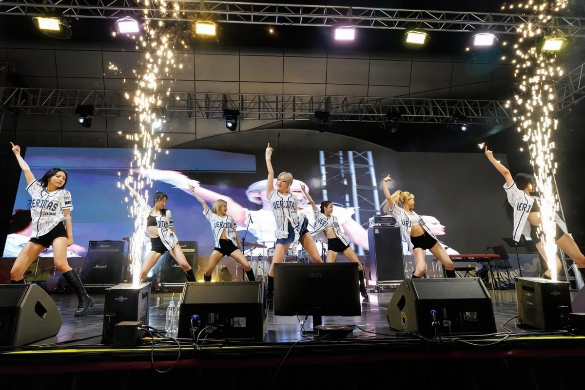 tai sao cac nhom nhac k-pop khao khat bieu dien tai le hoi dai hoc hinh anh 2