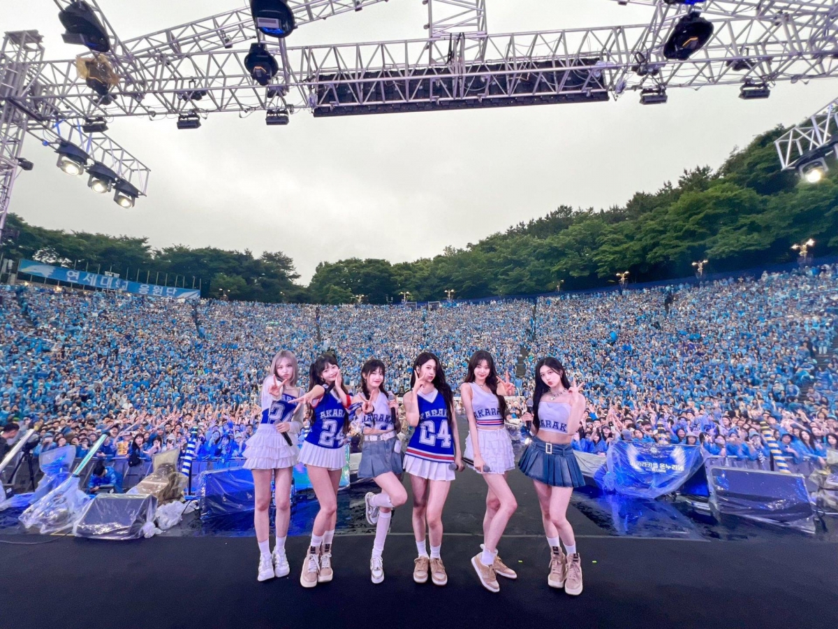 tai sao cac nhom nhac k-pop khao khat bieu dien tai le hoi dai hoc hinh anh 1