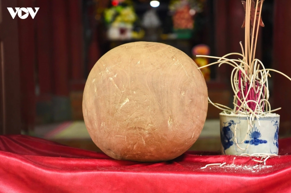 Doc dao le hoi dan gian vat cau nuoc lang van hinh anh 3