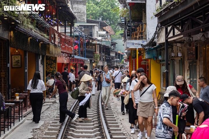 thot tim canh nguoi ha noi bat chap vuot rao chan, dua toc do voi tau hoa hinh anh 28