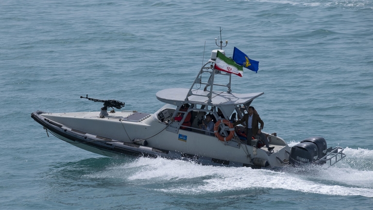 truyen thong iran may bay my tan cong tau irgc gan eo bien hormuz hinh anh 1