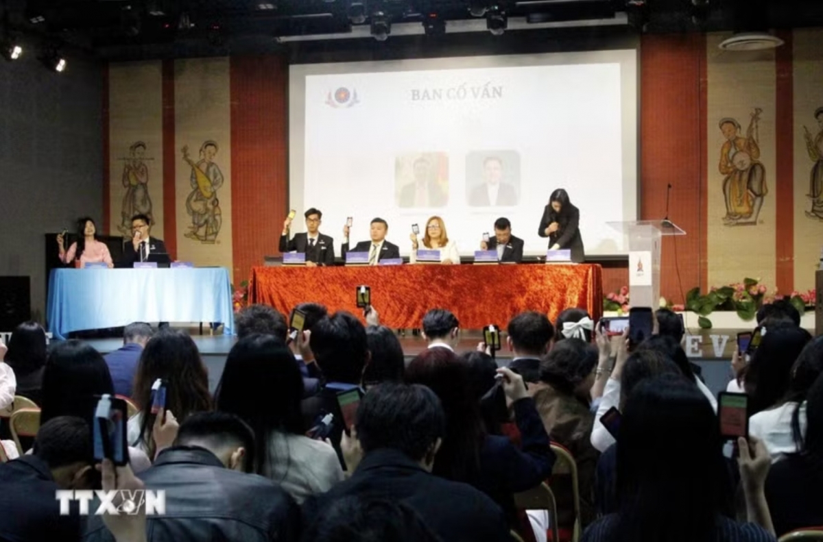 vietnamese youth, student associations in europe expand connections picture 1