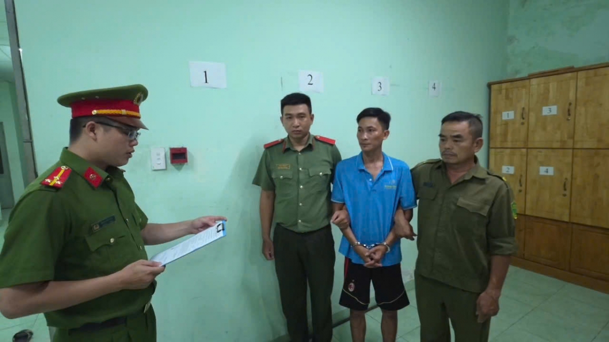 tam giu khan cap nguoi dan ong danh con rieng cua vo o tp.hcm hinh anh 1