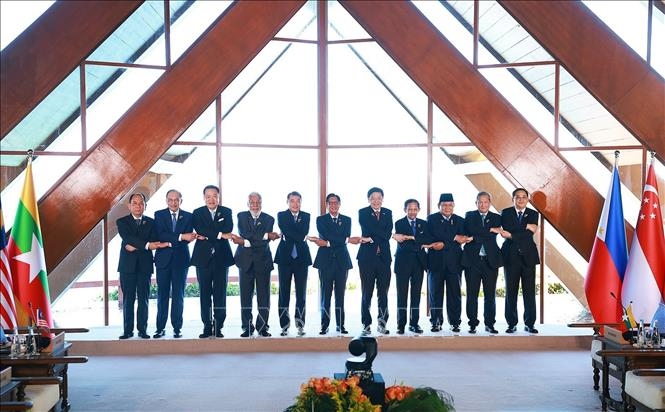 toan canh chuyen cong tac du hoi nghi cap cao asean 48 cua thu tuong le minh hung hinh anh 9