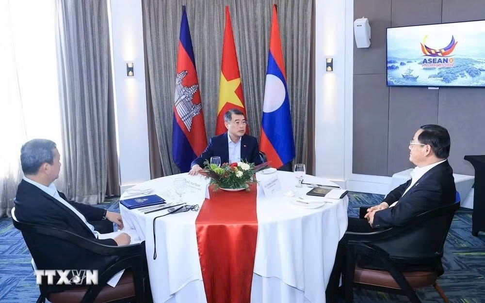 toan canh chuyen cong tac du hoi nghi cap cao asean 48 cua thu tuong le minh hung hinh anh 5