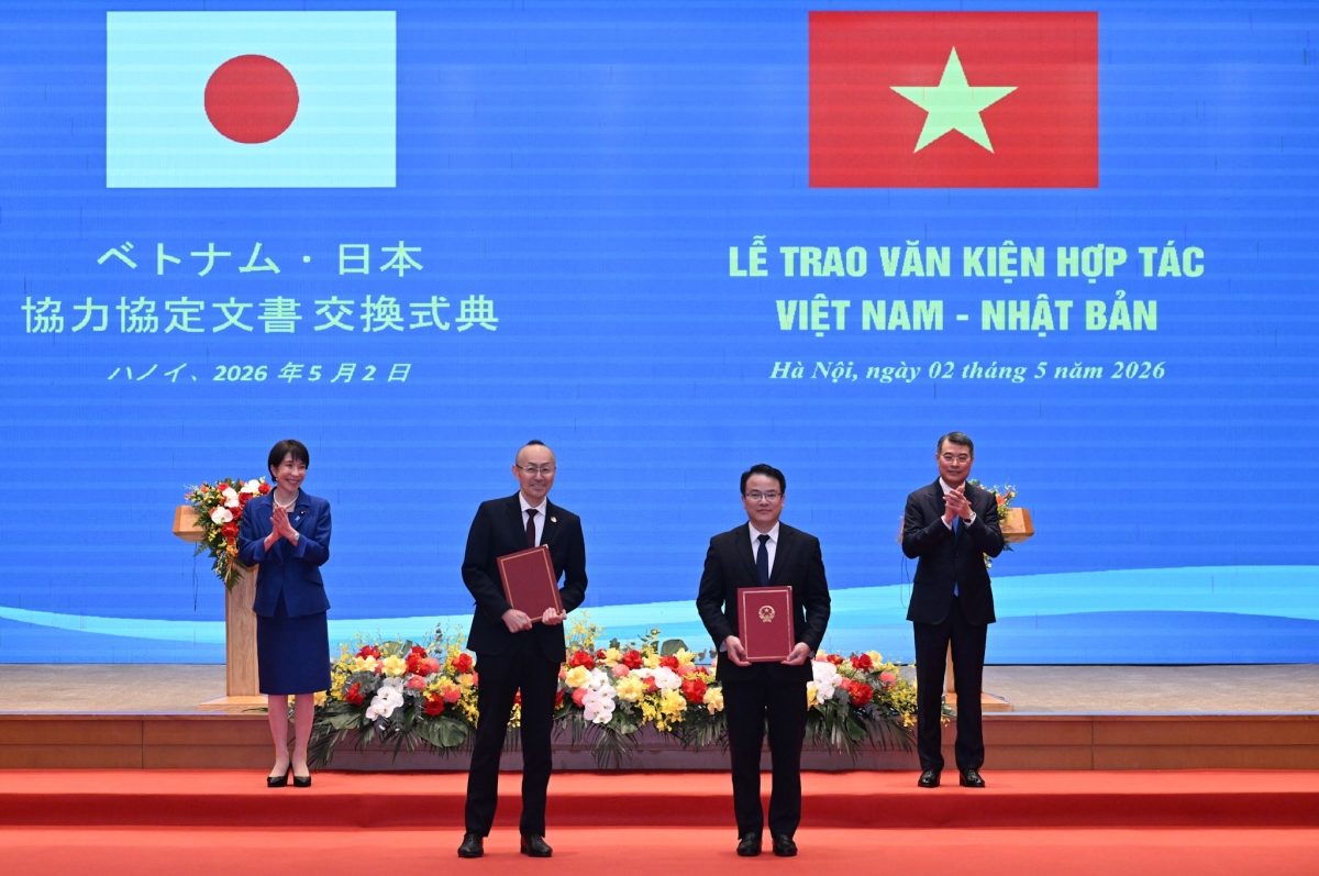 thu tuong le minh hung va thu tuong takaichi sanae gap go bao chi hinh anh 2