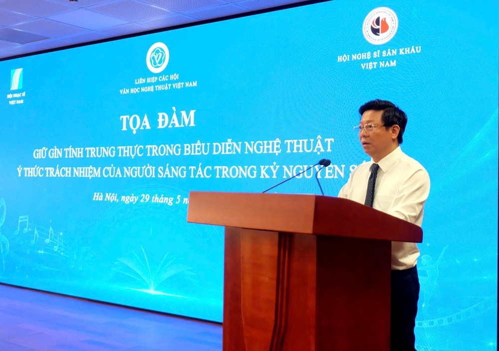 chan chinh nan hat nhep, sang tac de dai trong doi song nghe thuat hinh anh 1