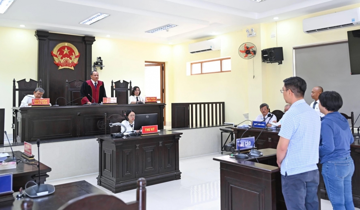 Làm giả hồ sơ xuất khẩu 12 lô cá cờ kiếm sang EU, hai bị cáo lãnh án tù