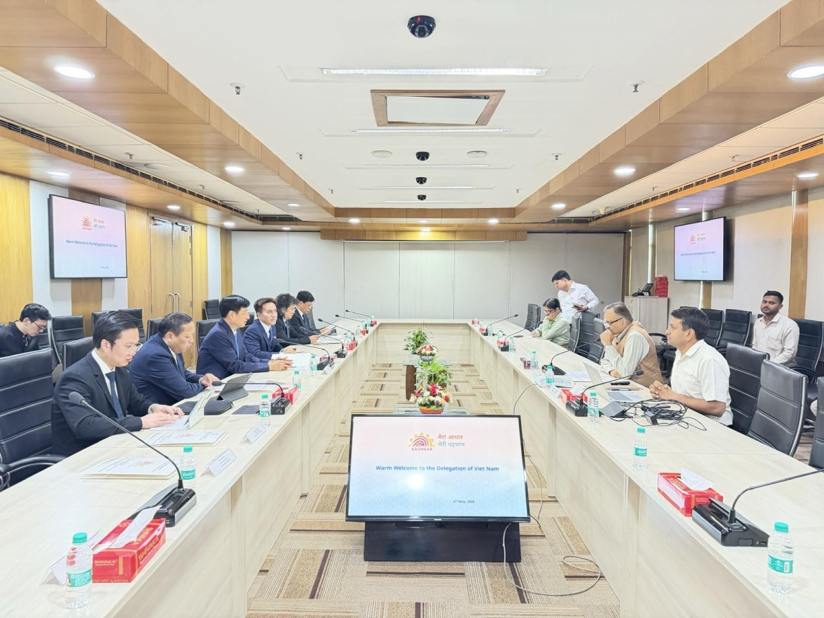 Ong nguyen duy ngoc lam viec voi co quan dinh danh so uidai cua An Do hinh anh 1