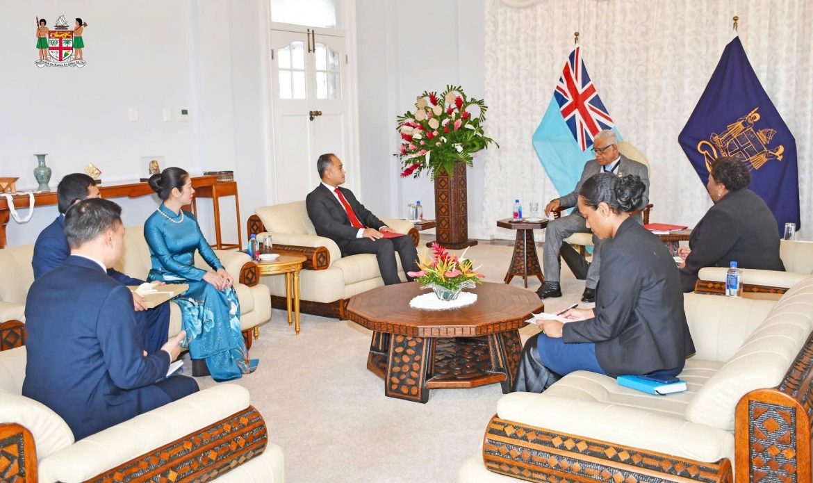 Dai su phan minh giang trinh thu uy nhiem len tong thong cong hoa fiji hinh anh 2