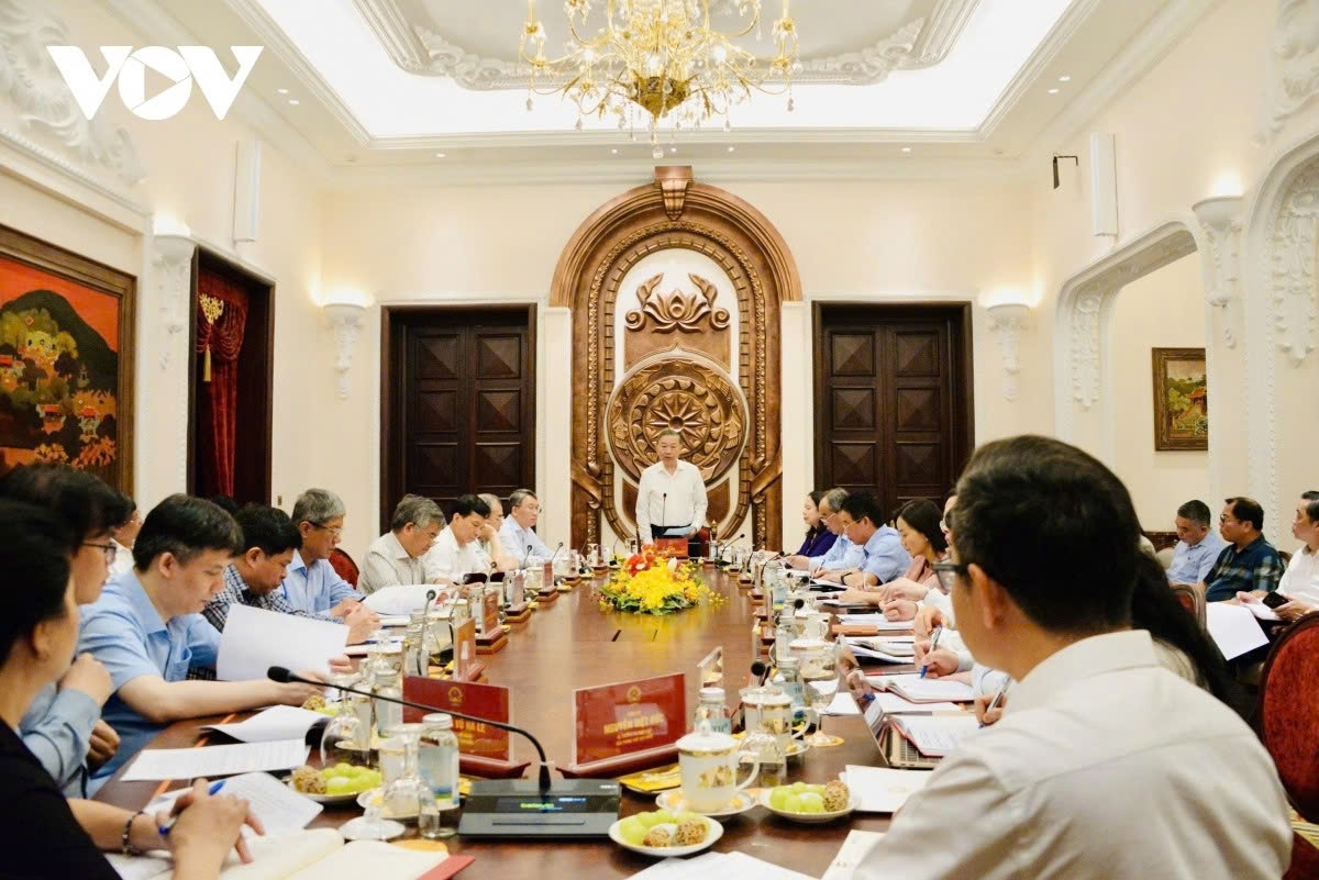top leader to lam outlines key priorities for presidential office picture 2
