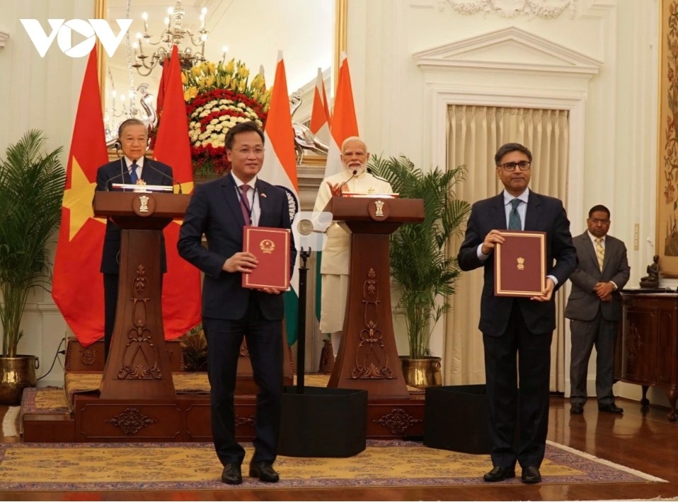 top vietnamese leader, indian pm witness exchange of cooperation documents picture 3