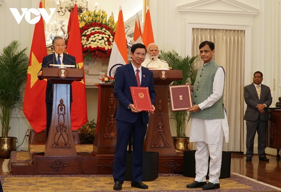 top vietnamese leader, indian pm witness exchange of cooperation documents picture 5