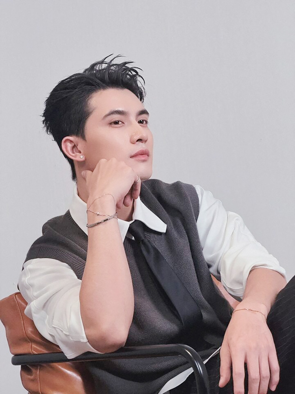 Dieu it biet ve ong xa man anh kem 14 tuoi cua Oc thanh van trong heo nam mong hinh anh 2