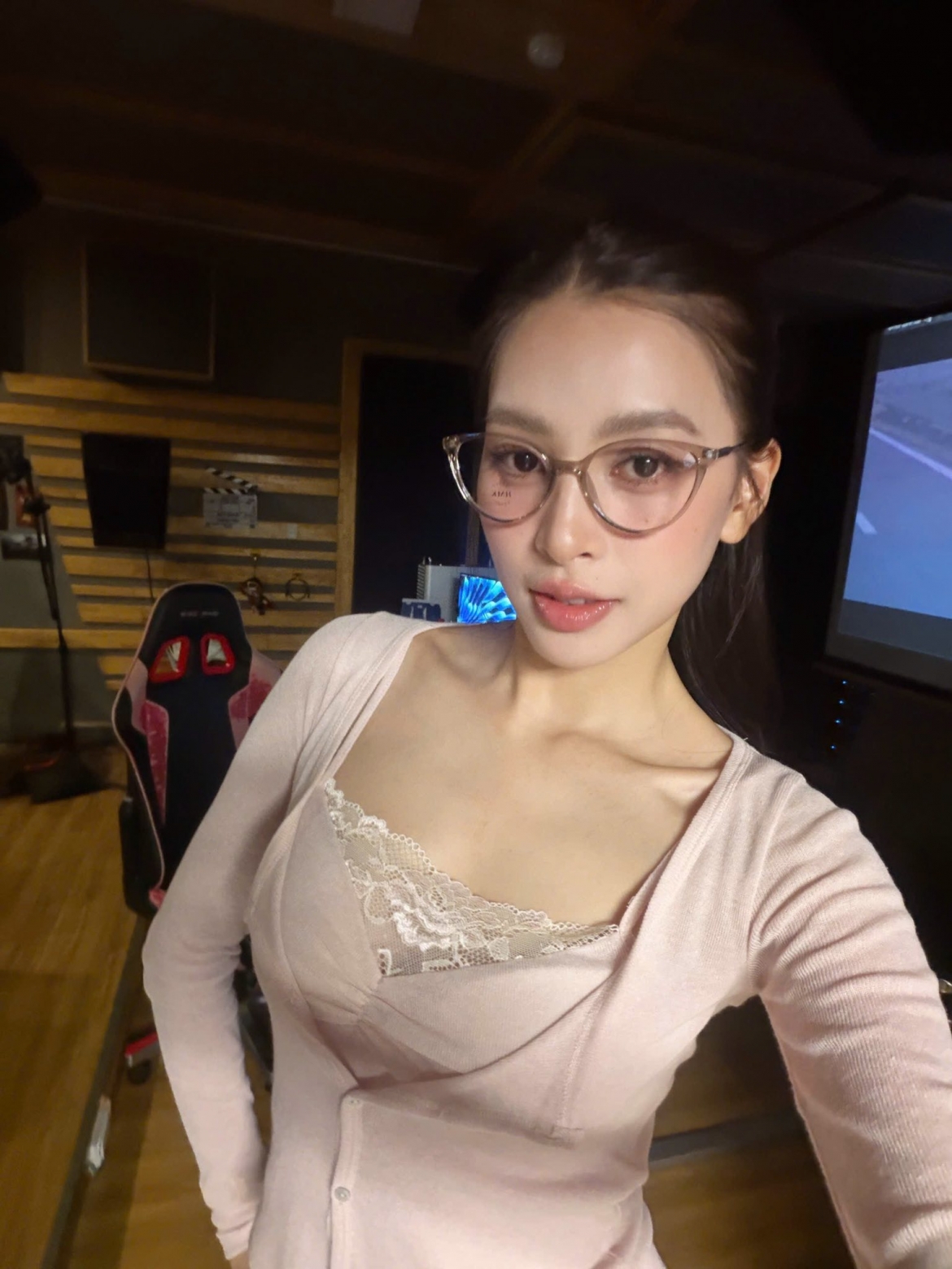 sao viet 22-5 minh hang do sac ngo thanh van, visual co dien gay sot hinh anh 6
