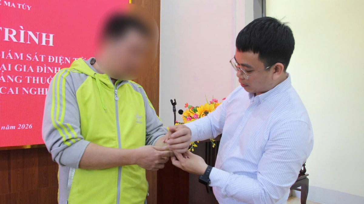 Dien bien thi diem giam sat nguoi nghien ma tuy bang gps hinh anh 2