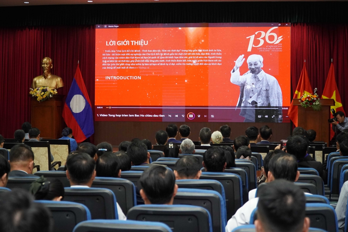 Triển lãm số về Chủ tịch Hồ Chí Minh tại Lào