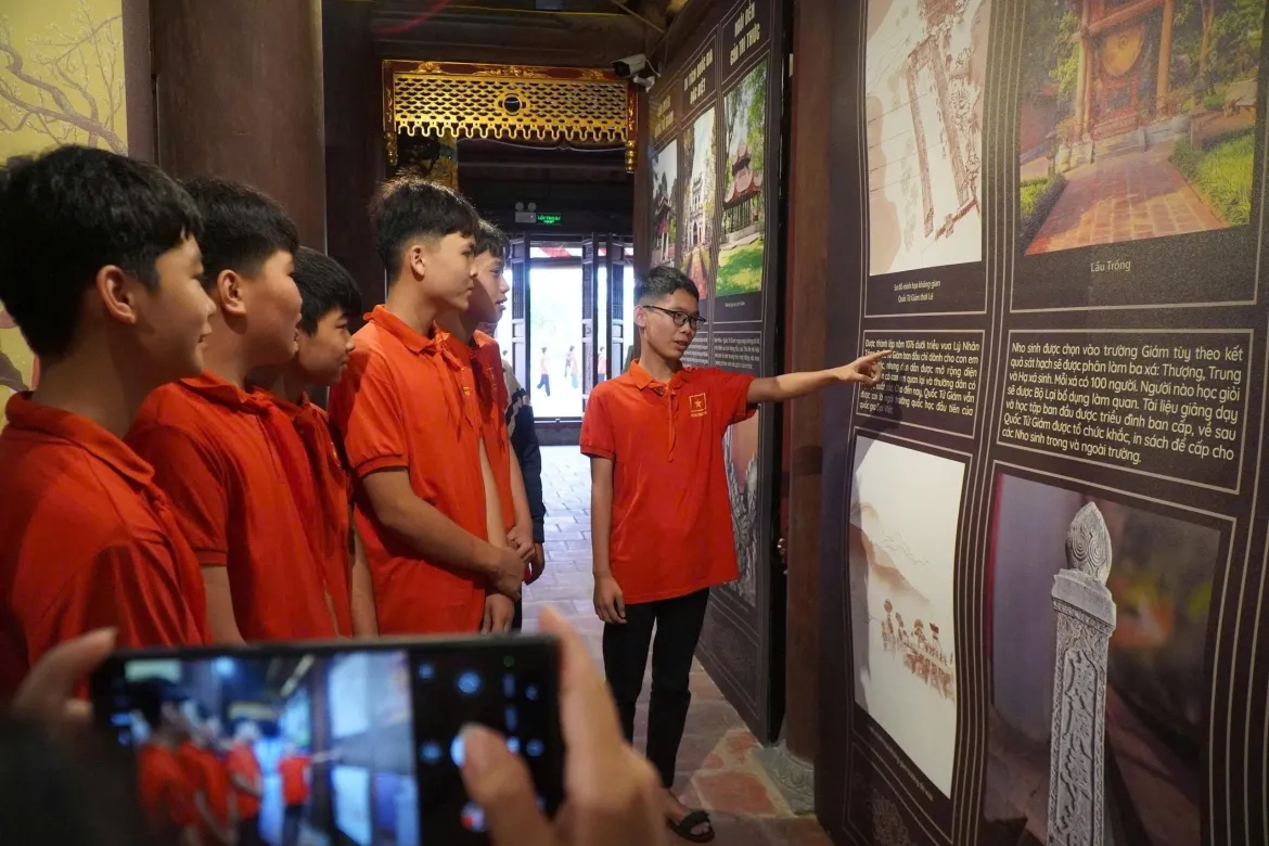 trien lam ve quoc tu giam va danh nhan than nhan trung tai bac ninh hinh anh 2