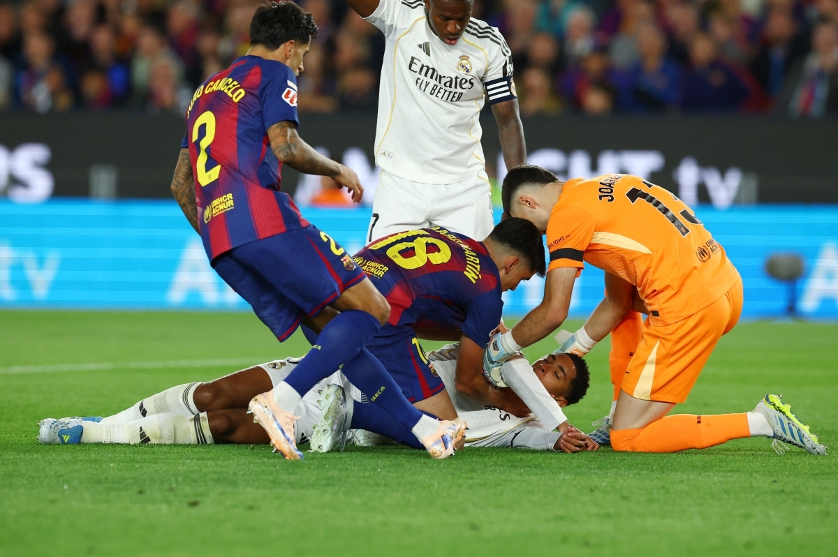 truc tiep barca 2-0 real madrid tran dau nong len hinh anh 2