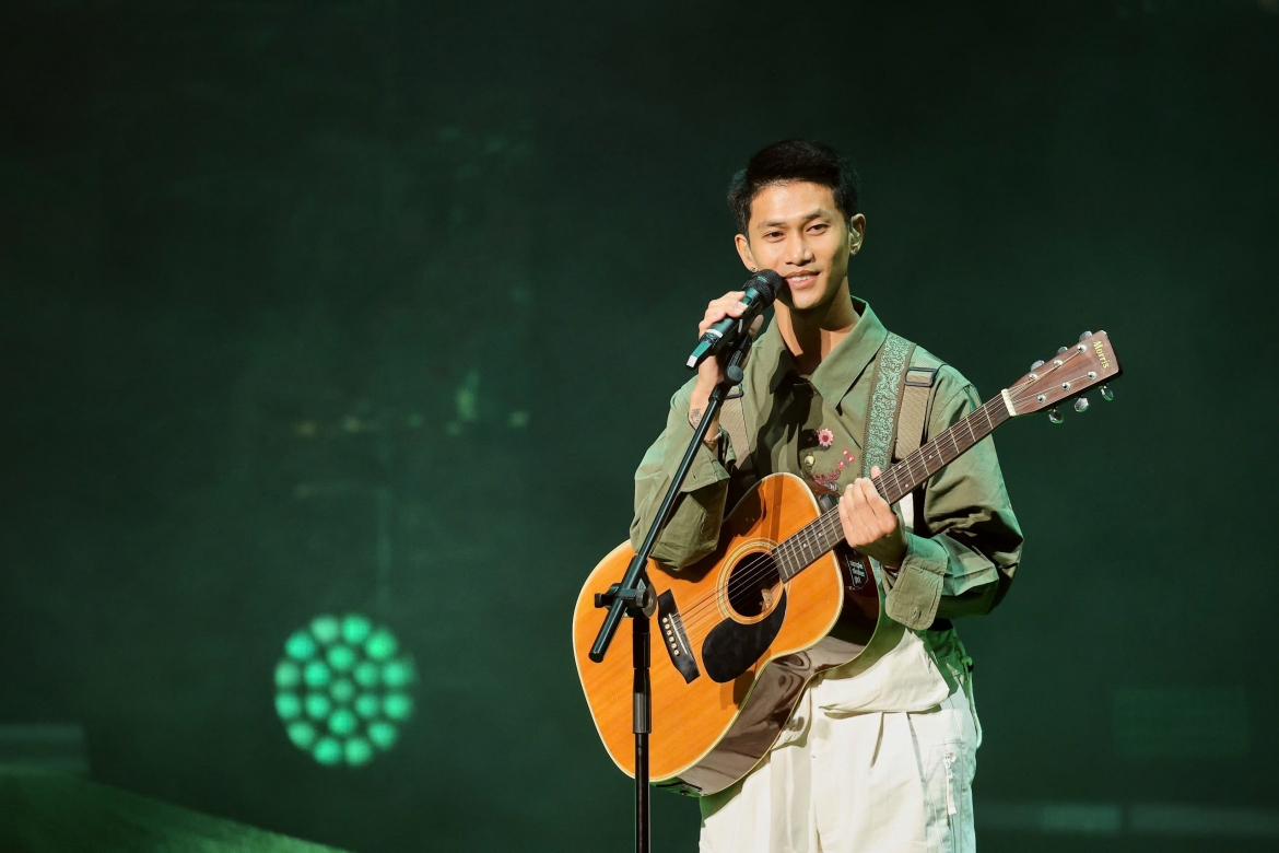 nguyen hung, phan manh quynh moc mac, gian di trong true concert - tinh Dat hinh anh 5