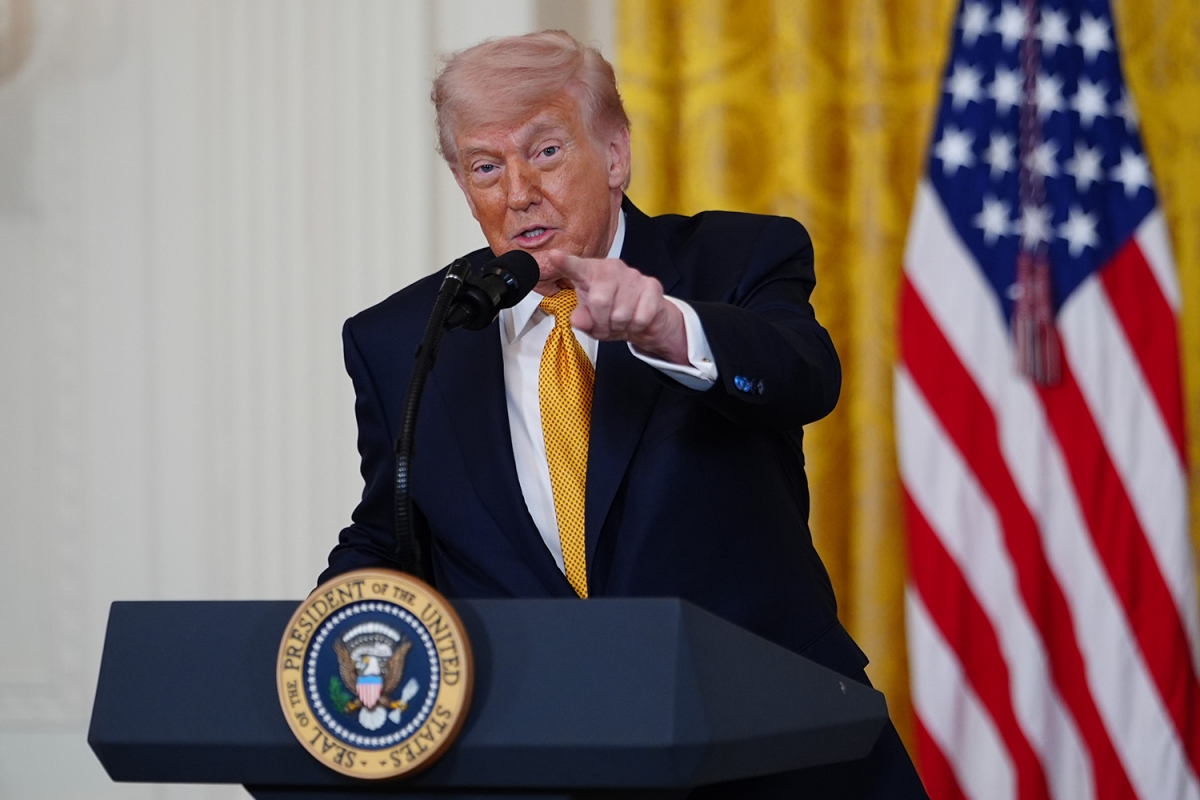 Ong trump lien tuc doi giong ve iran, chien luoc my o hormuz gay hoang mang hinh anh 1