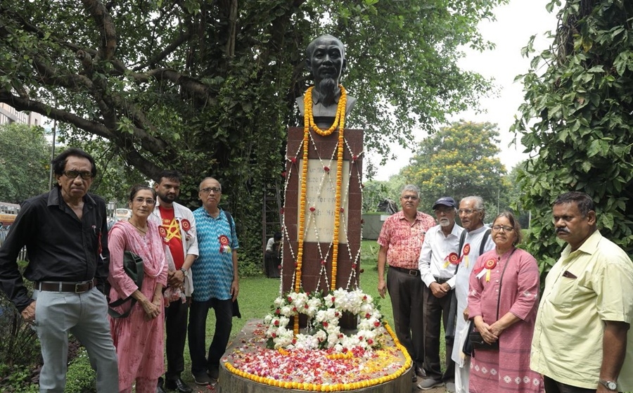 ban be An Do tuong nho chu tich ho chi minh tu kolkata hinh anh 1