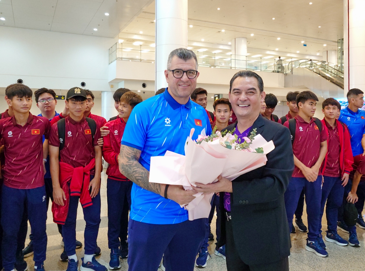 hlv roland xuc dong trai long ve tam ve world cup lich su cua u17 viet nam hinh anh 2
