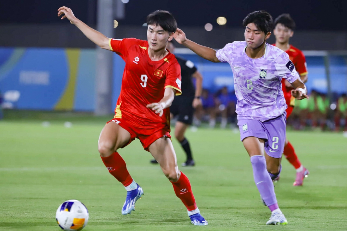 truc tiep u17 viet nam 1-0 u17 han quoc sy bach ghi ban tao dia chan hinh anh 1