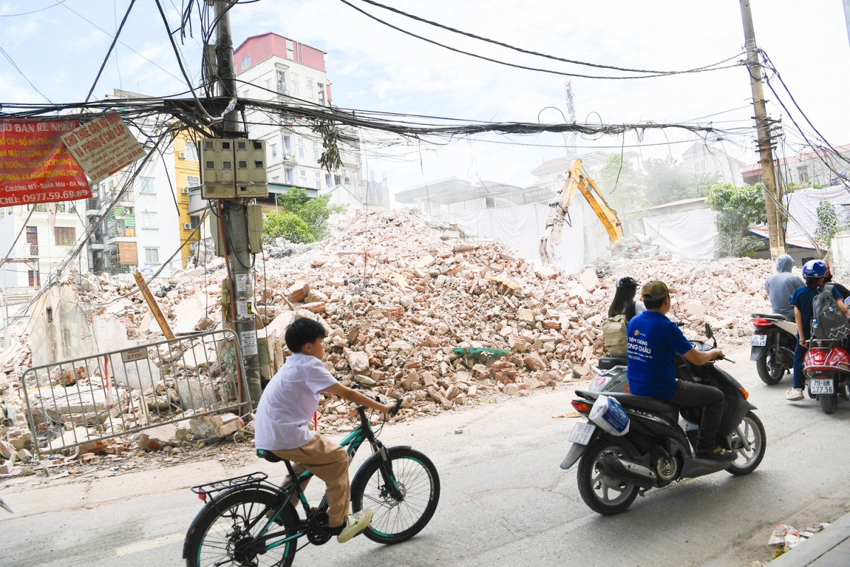cong nhan phoi minh duoi nang nong, tang toc giai phong mat bang duong 2.5 hinh anh 14