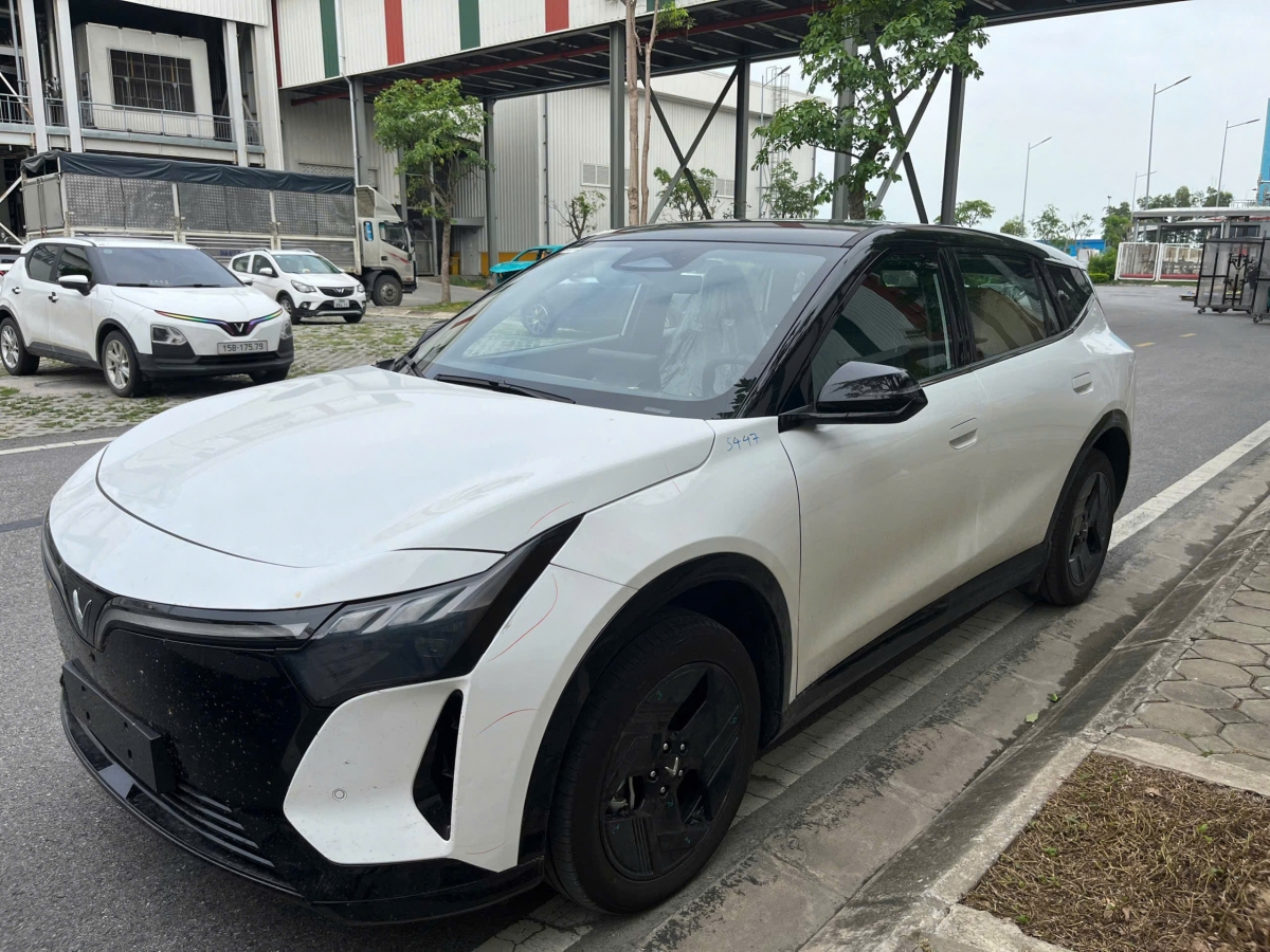 lo dien ngoai hinh vinfast vf 8 phien ban nang cap hinh anh 2