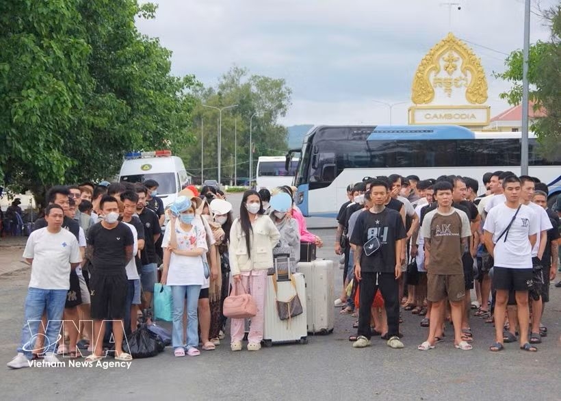 109 vietnamese citizens handed over by cambodia picture 1