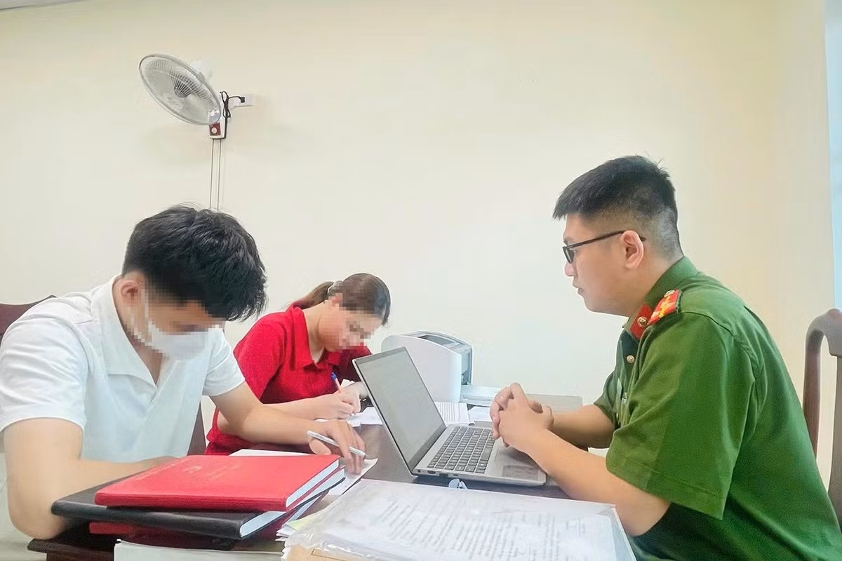 2 đối tượng trốn truy nã ở Angola về nước đầu thú