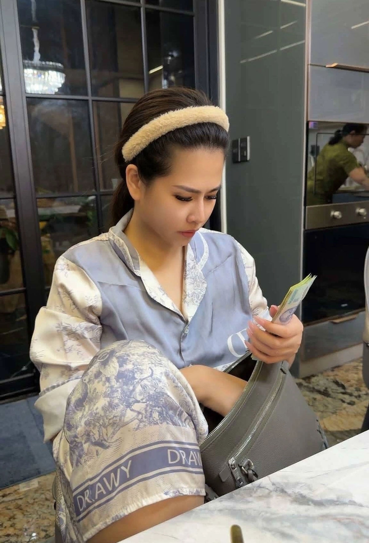 sao viet 11 5 miu le tat binh luan trang tiktok truoc khi co tin lien quan ma tuy hinh anh 10