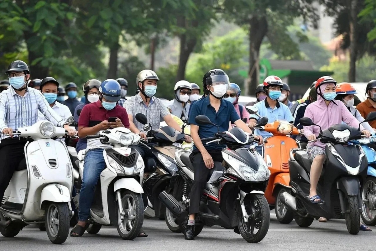 ha noi thi diem giam phat thai, cam xe may xang tu 1 7 vi sao la 11 tuyen pho hinh anh 1