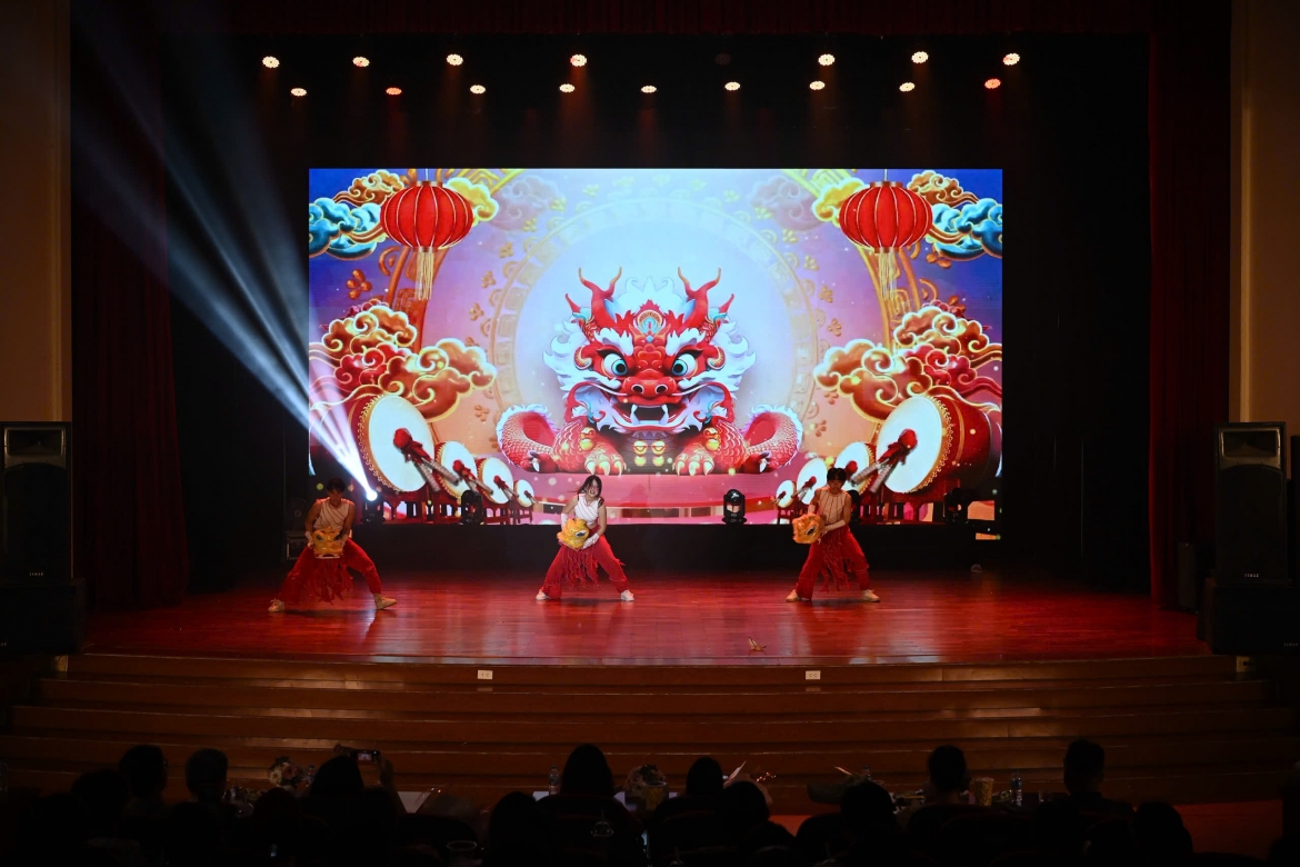  vu ngon 2026 - phong cach bao ton van hoa truyen thong cua nhung nguoi tre hinh anh 5