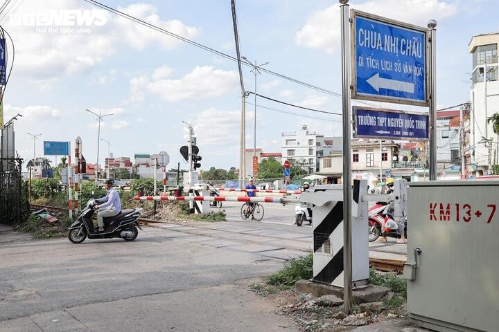 thot tim canh nguoi ha noi bat chap vuot rao chan, dua toc do voi tau hoa hinh anh 8