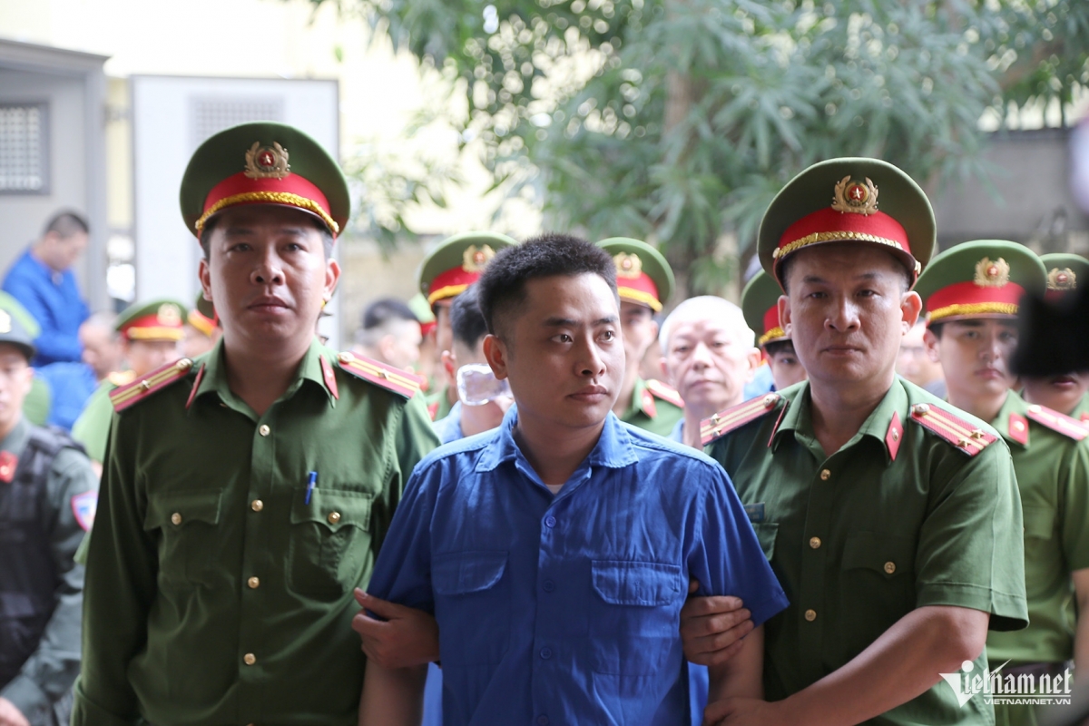 Đối tượng Bùi Đình Khánh và đồng phạm hầu tòa