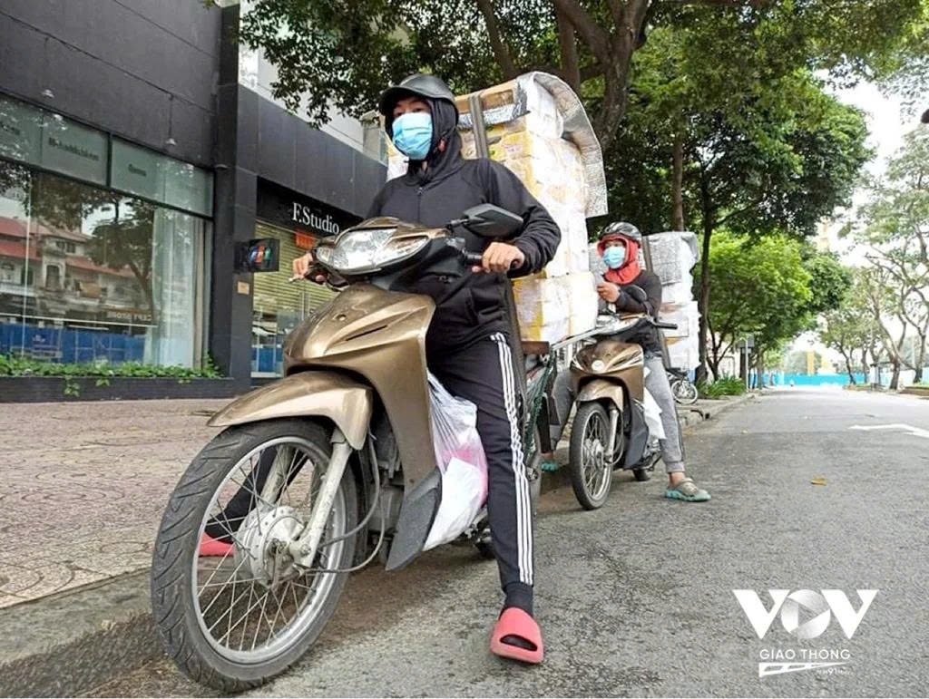 Siết xe ôm, shipper xe xăng vùng phát thải thấp, phương án chuyển đổi ra sao?