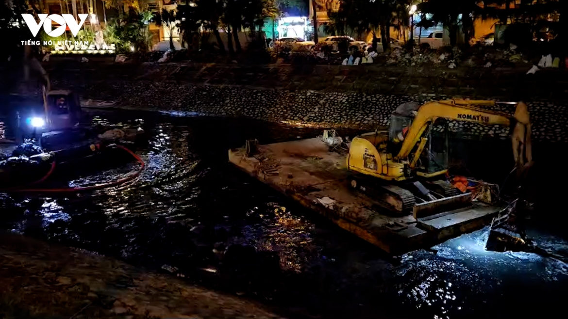 Chạy đua nạo vét xuyên đêm, nâng cấp hạ tầng thoát nước nội đô Hà Nội