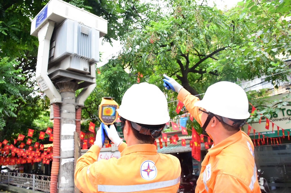 evnhanoi no luc bao dam nguon dien phuc vu nguoi dan thu do trong ngay nang nong hinh anh 9