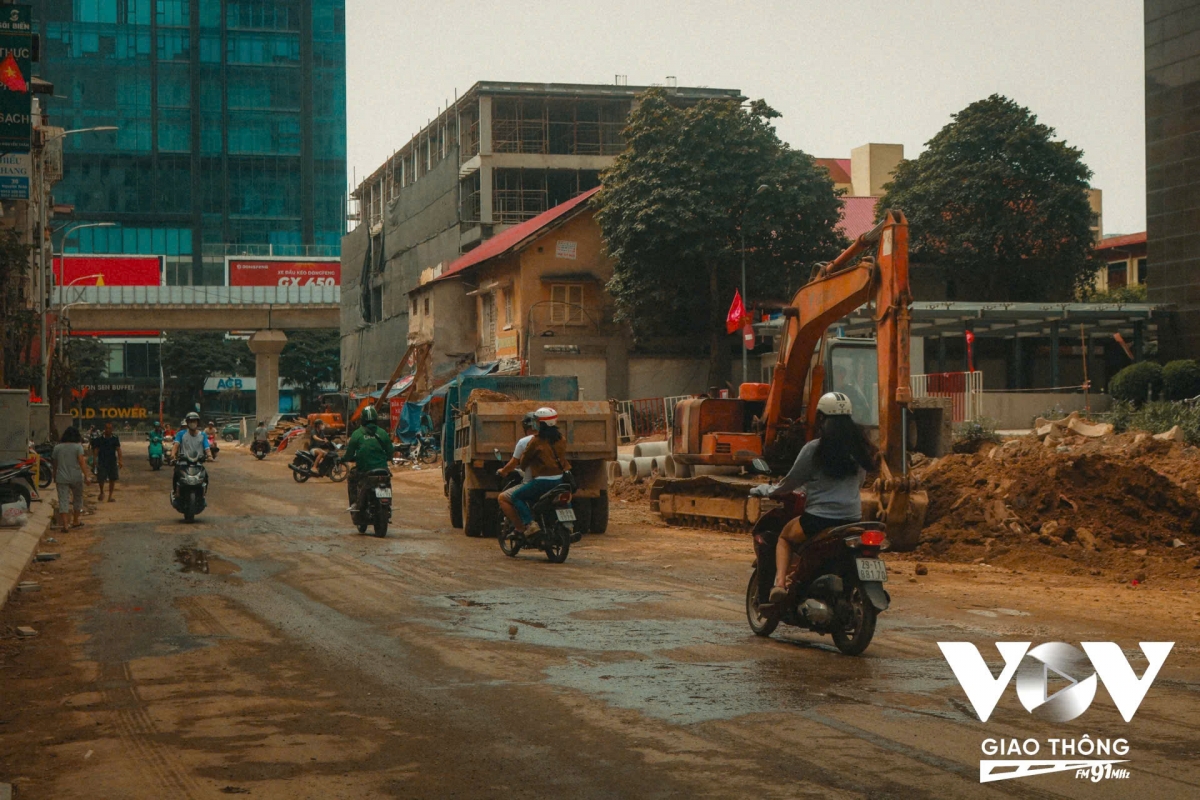 ha noi ha tang thieu dong bo, moi met duong la mot noi lo hinh anh 1