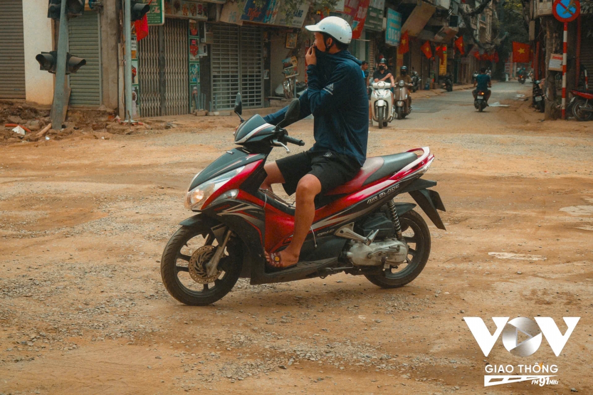 ha noi ha tang thieu dong bo, moi met duong la mot noi lo hinh anh 6
