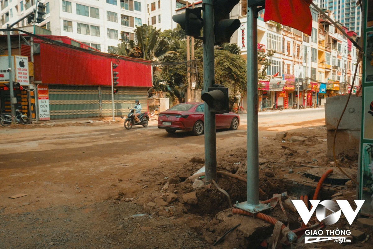 ha noi ha tang thieu dong bo, moi met duong la mot noi lo hinh anh 9