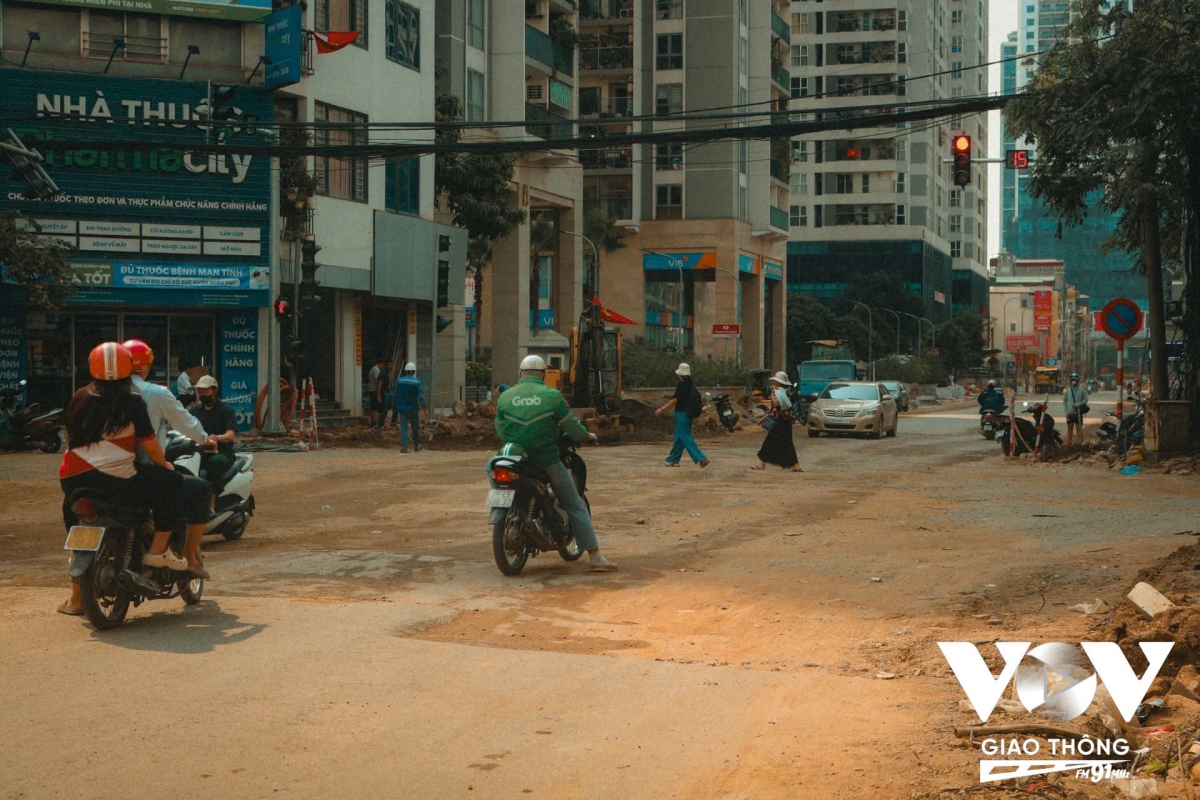 ha noi ha tang thieu dong bo, moi met duong la mot noi lo hinh anh 4